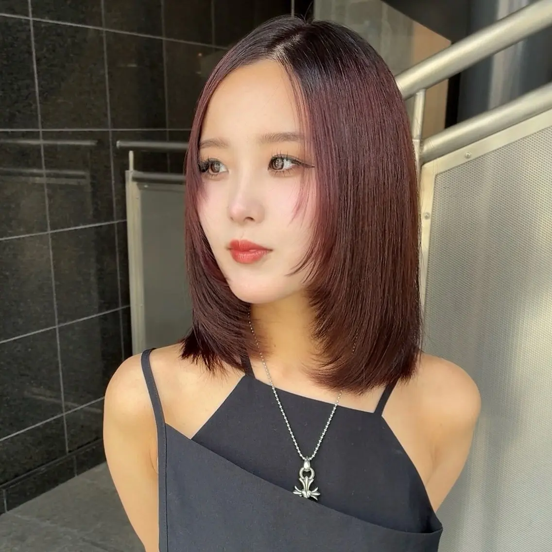 ミディアム レイヤーカット カット ヘアカラー calna 古賀 菜摘のヘアスタイル