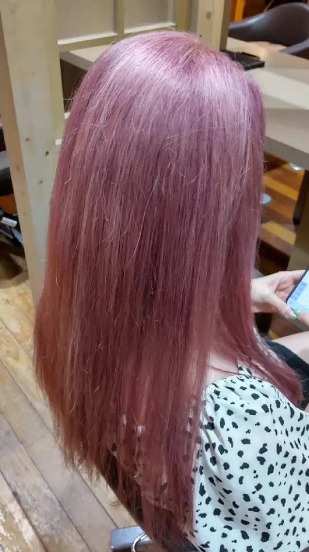 ロング カラー ハイトーンカラー ピンクカラー もり はなののヘアスタイル