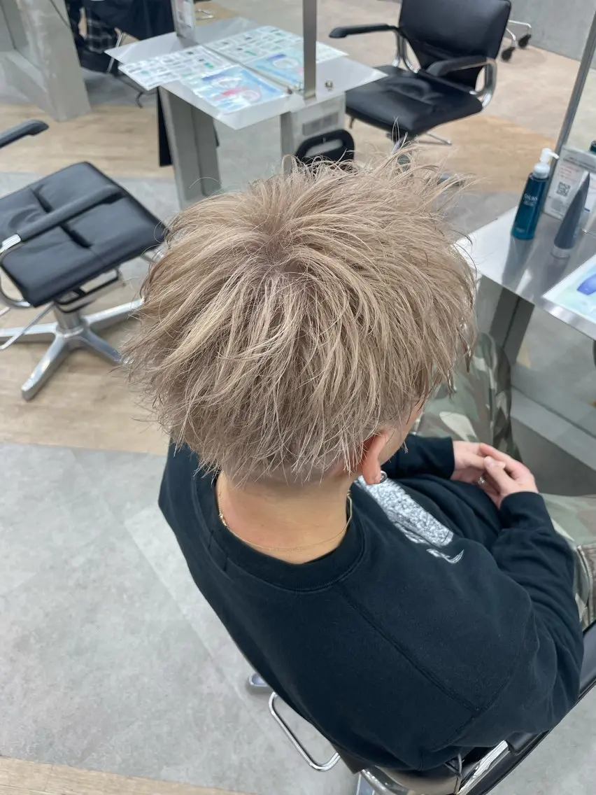 カラー メンズ ベージュカラー ミルクティーベージュ ヘアカラー トリートメント メンズ/シャドウ/ 波巻き/kyogoのヘアスタイル