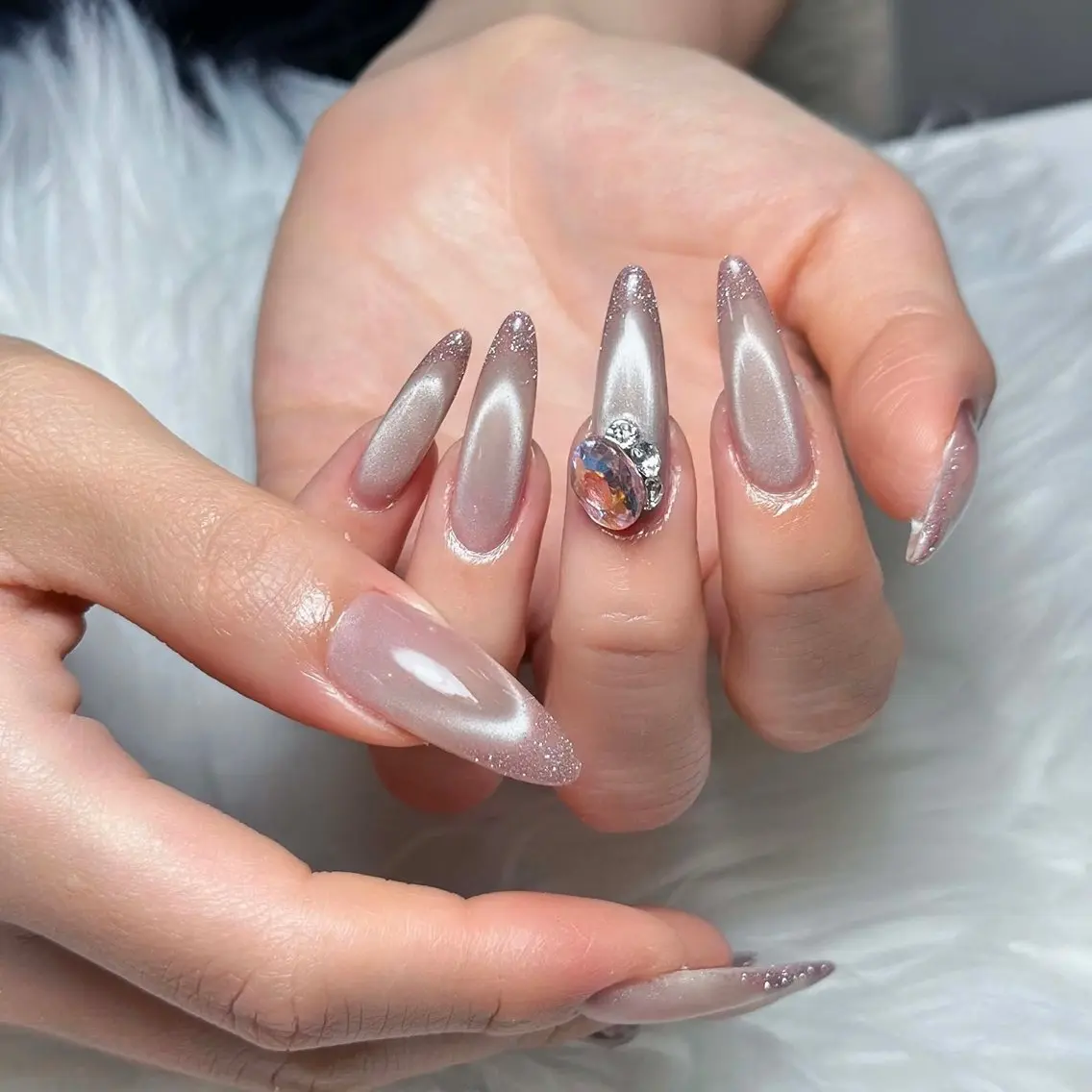 ネイル チークネイル ドット フレンチネイル グラデーション ハート ハンドネイル Julli NailStudioのネイルデザイン