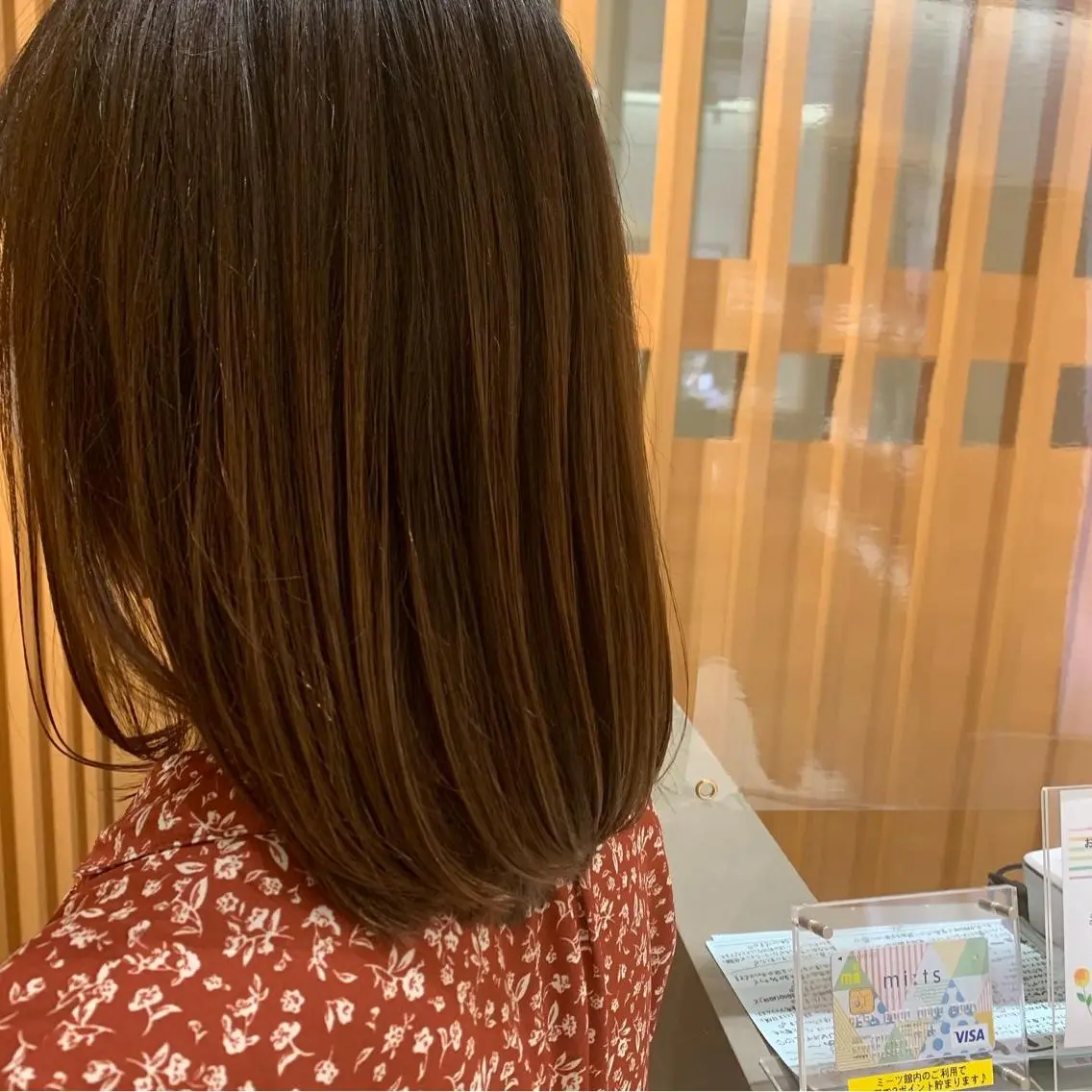 セミロング ARMONY秋山輝也 コテ巻き風パーマ特化のヘアスタイル
