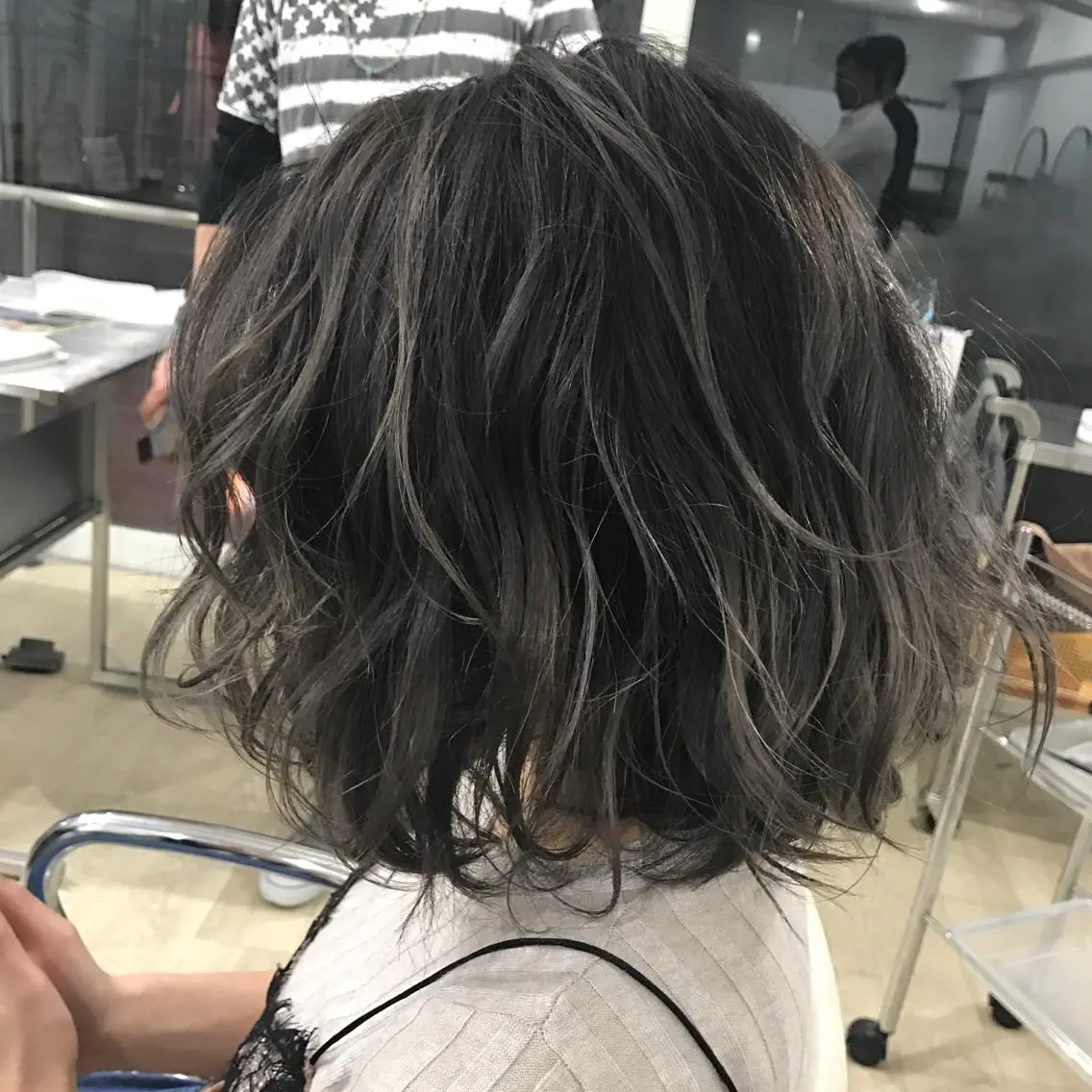 ショート カラー ヘアカラー トリートメント レイヤーカット 西村あきやのヘアスタイル