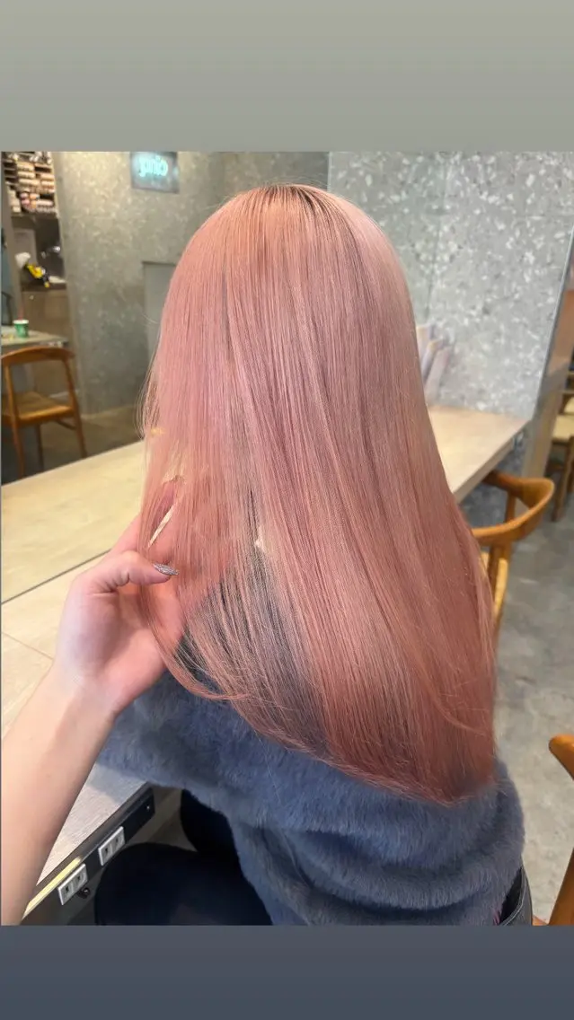 ロング ヘアカラー 透明感カラー🪽/ かのんのヘアスタイル