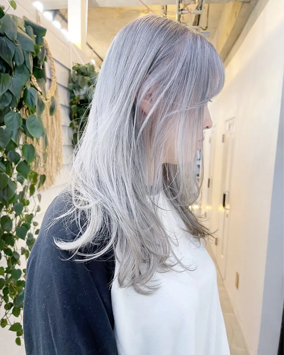 セミロング カラー ハイトーンカラー レイヤーカット ヘアカラー トリートメント AiM 大名　似合わせカットのヘアスタイル