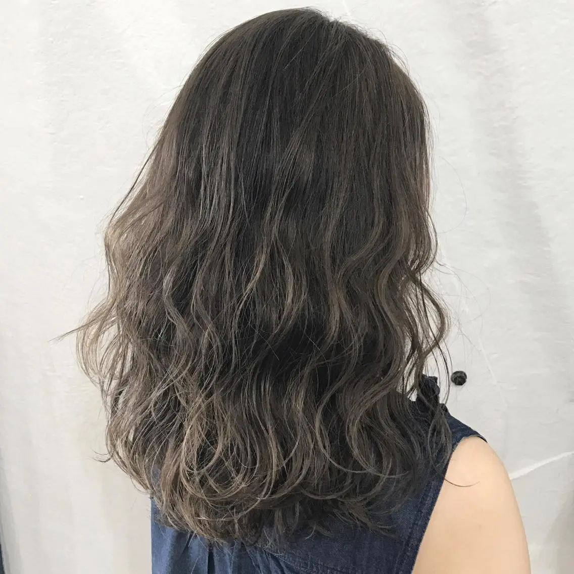 カラー アッシュ アッシュグレー アッシュグレージュ グレージュ ハイライトカラー K-POP好き美容師 🇰🇷Kai.Yのヘアスタイル