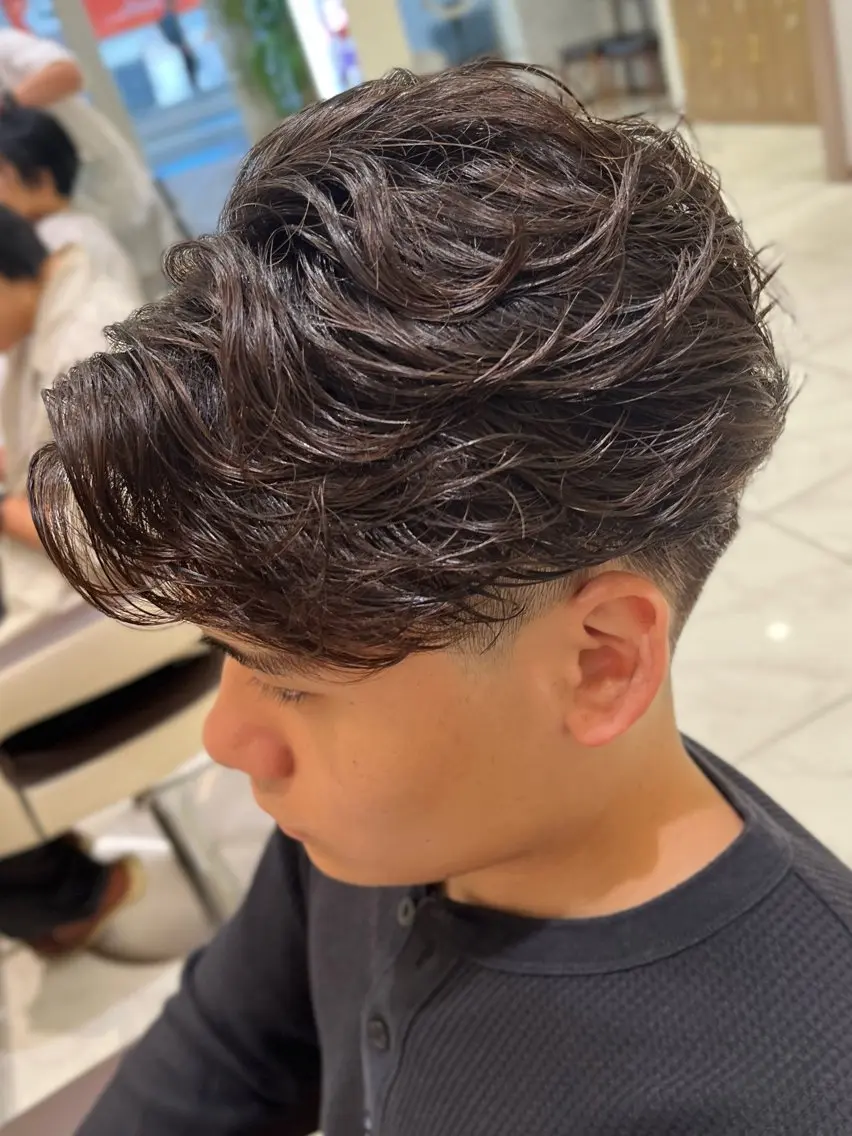 パーマ メンズ カット パーマ トリートメント ヘアセット 【メンズパーマ✨️ 髪質改善矯正】岩城のヘアスタイル