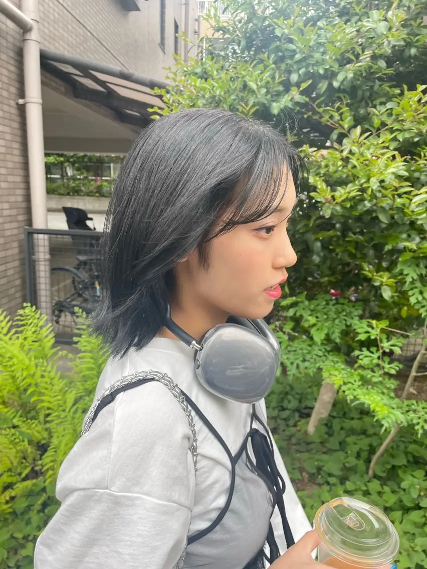 ミディアム ひなこ / 艶カラーのヘアスタイル