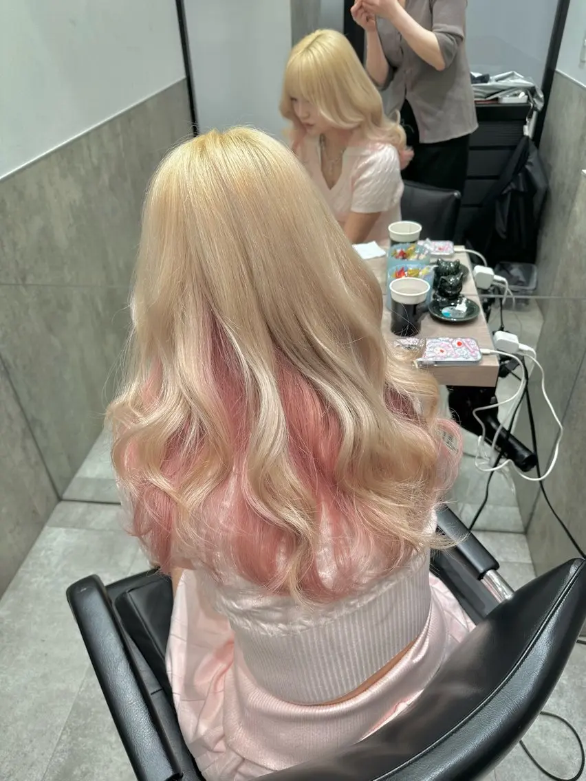 ロング カラー ベージュカラー ハイトーンカラー ミルキーベージュ ピンクカラー ヘアカラー トリートメント ブリーチ/ハイトーン 艶カラー/ユリナのヘアスタイル