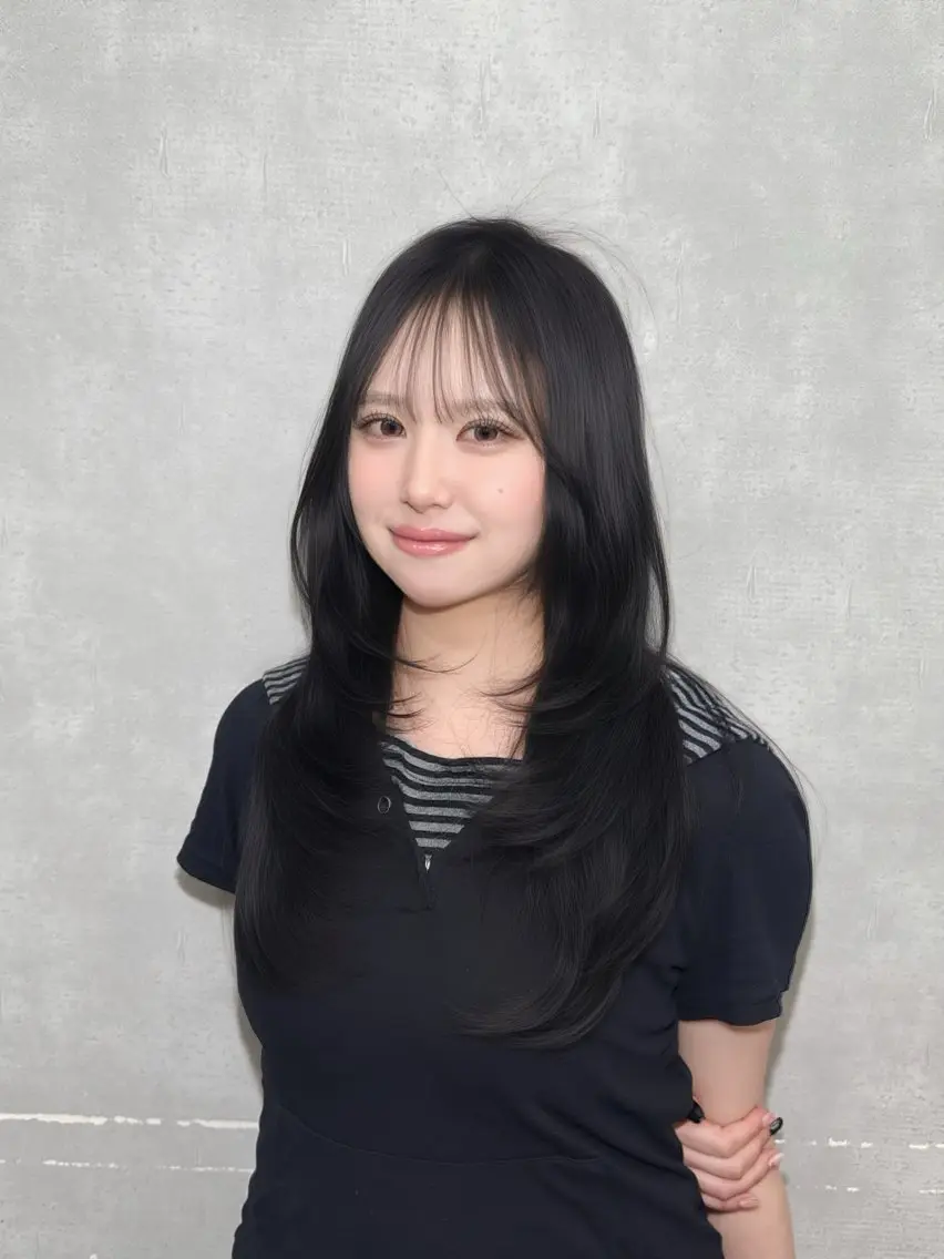 セミロング カラー 黒髪 透明感カラー グレーブラック ゆうな/レイヤー‎ 🎀艶カラー/‎京都のヘアスタイル