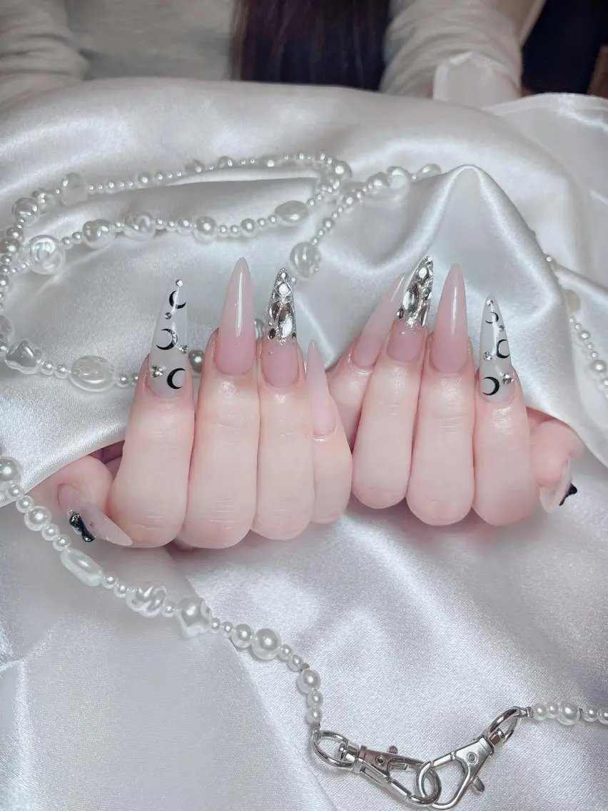 ネイル ハンドネイル Queen Nail Salonのネイルデザイン