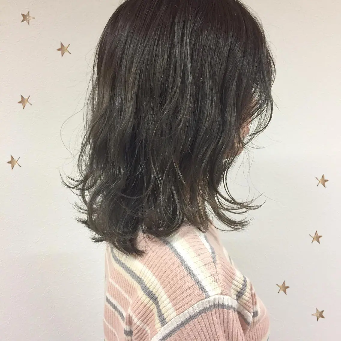 ミディアム アッシュ アッシュグレー 市川 千夏のヘアスタイル