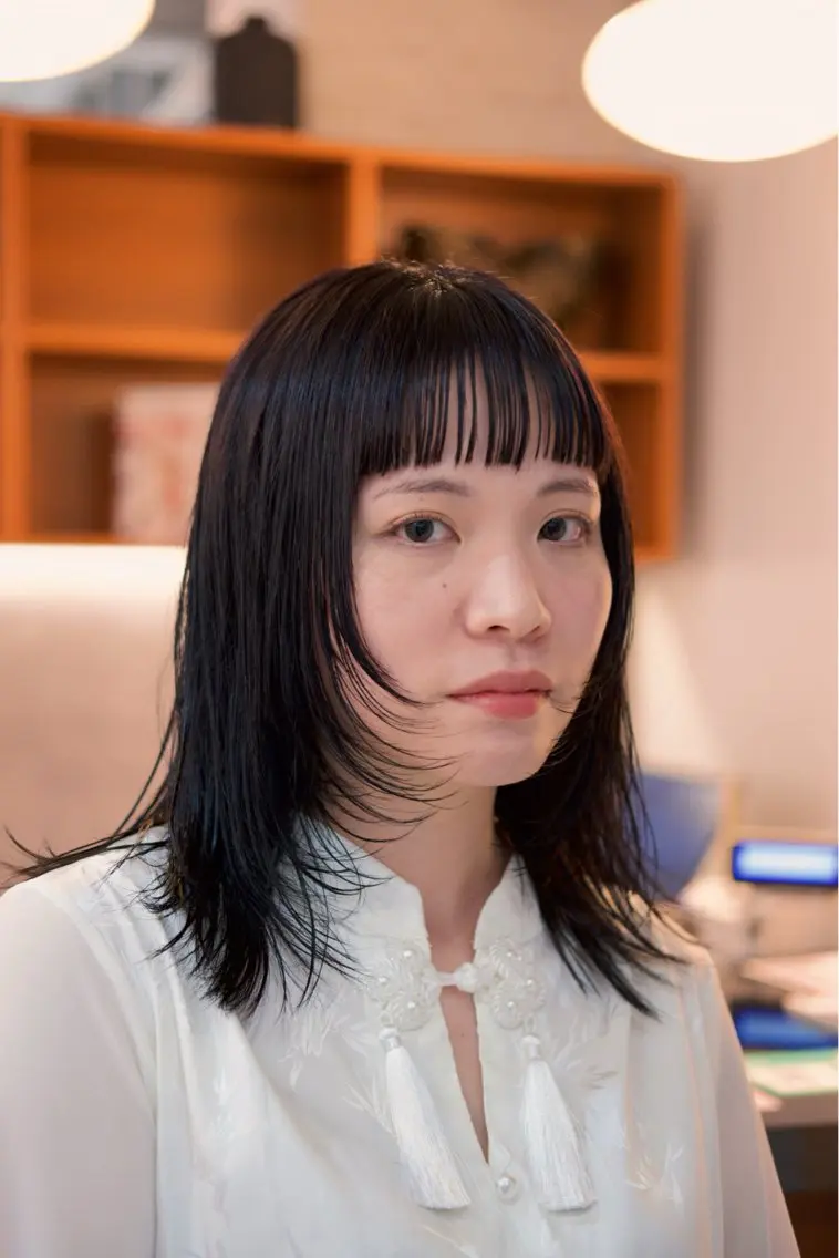 ミディアム アライ ナタカのヘアスタイル