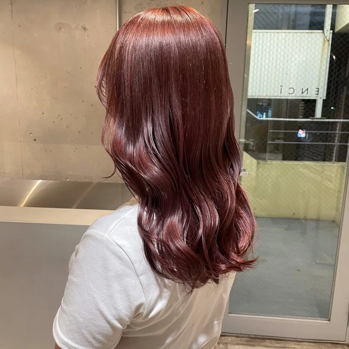 ミディアム 伊藤 愛里のヘアスタイル