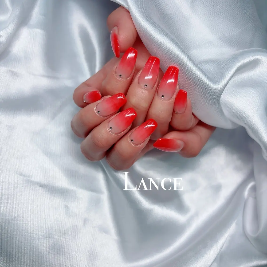 ネイル オーロラネイル フットネイル 氷ネイル・うるうるネイル キラキラネイル 韓国ネイル ハンドネイル Lance nailのネイルデザイン