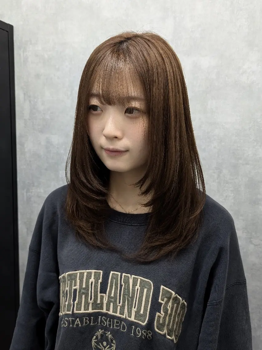セミロング 顔まわりレイヤー レイヤーカット カット ヘアカラー トリートメント 🏹MIYU￤抜け感 ×柔らかカラーのヘアスタイル