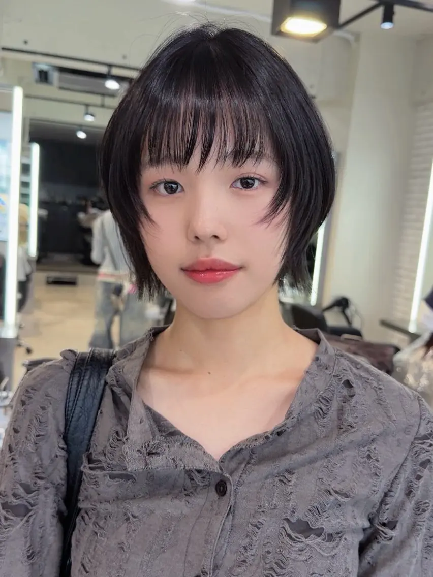 ショート カラー 黒髪 ボブ シャギー カット ヘアカラー yu-kaハッシュ カット/レイヤーのヘアスタイル