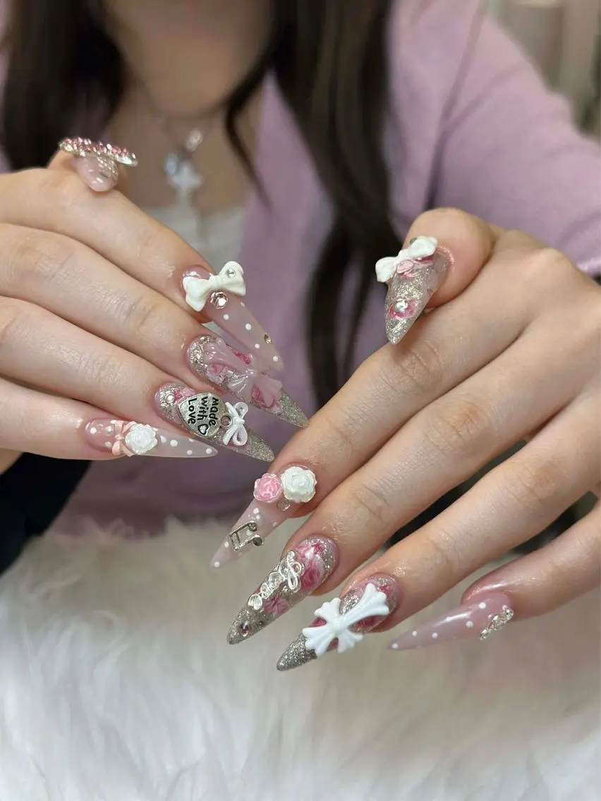 ネイル フレンチネイル ジェルネイル ガーリー 韓国ネイル ロングネイル ハンドネイル NieNail Nezukoのネイルデザイン
