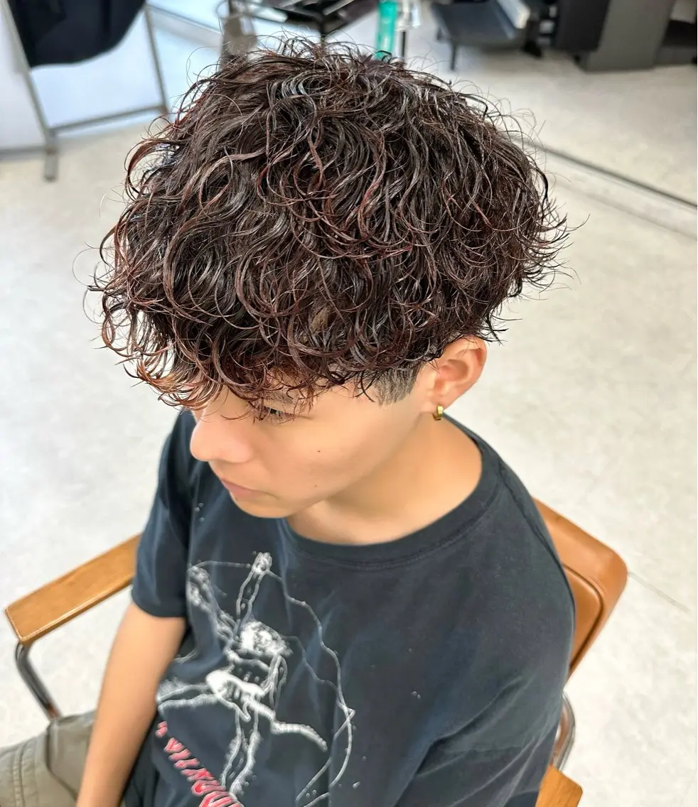 ミディアム パーマ メンズ カット パーマ トリートメント メンズ似合わせ🪞 kotoriのヘアスタイル