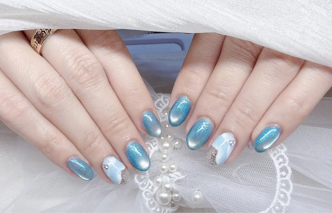 ネイル アートネイル オーロラネイル ガーリー キラキラネイル 韓国ネイル ハンドネイル Mio NailsalonUのネイルデザイン
