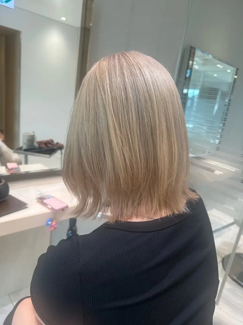 ミディアム カラー ベージュカラー ミルクティーベージュ カット ヘアカラー トリートメント ブリーチ🎨デザイン カラー/れいじ🩶のヘアスタイル