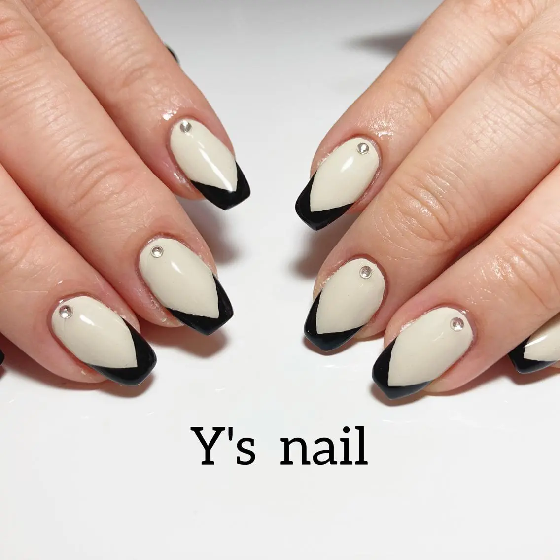 ネイル フレンチネイル 手書きが得意🖌️ Y’s  nailのネイルデザイン
