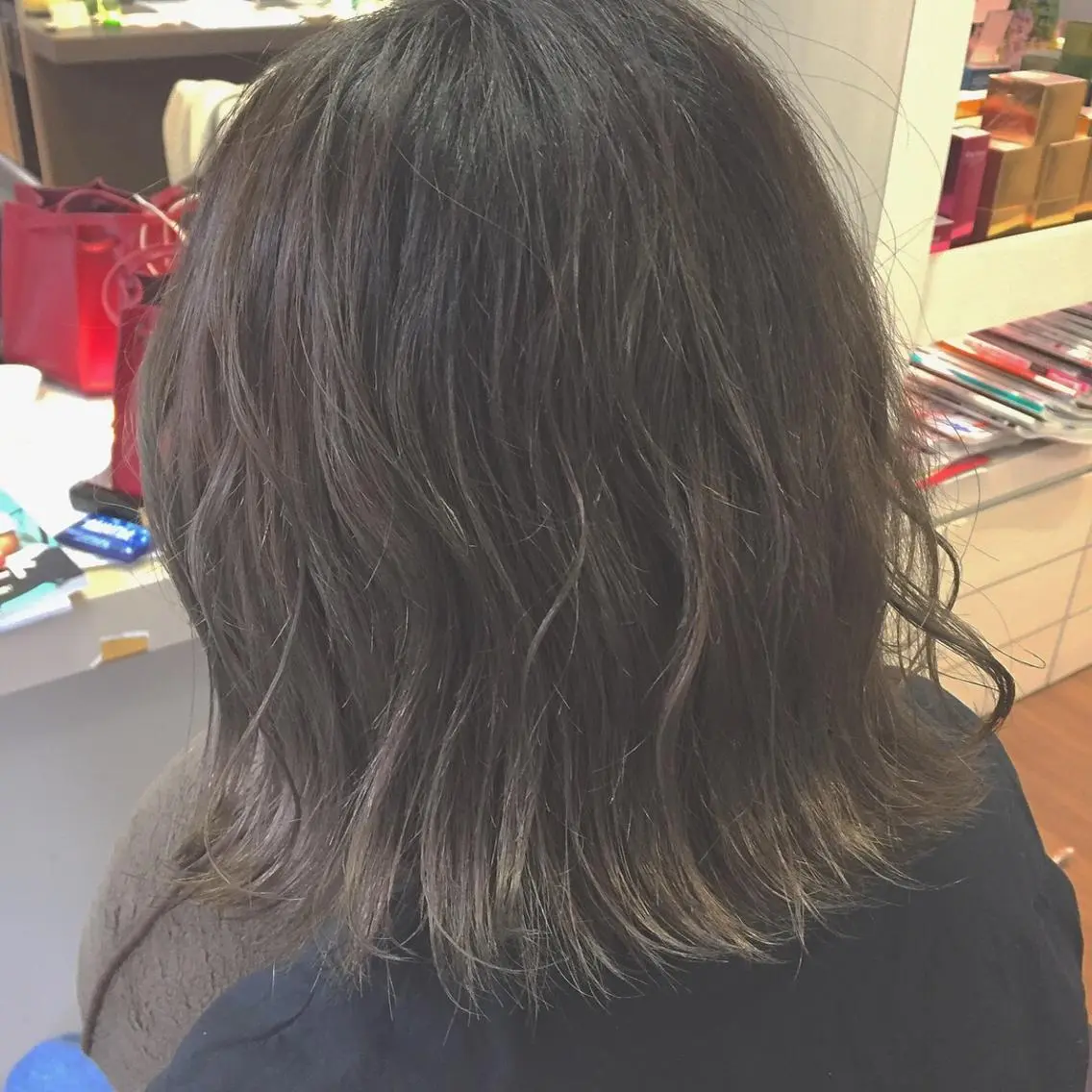 ミディアム カラー パーマ ブリーチ グラデーションカラー 透け感/くびれヘア/ レイヤー/カズキ🍭のヘアスタイル