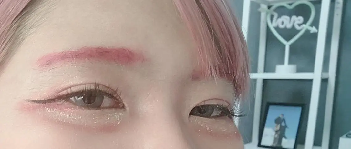 マツエク・マツパ Eyes Cream スタッフの眉毛・アイブロウイメージ