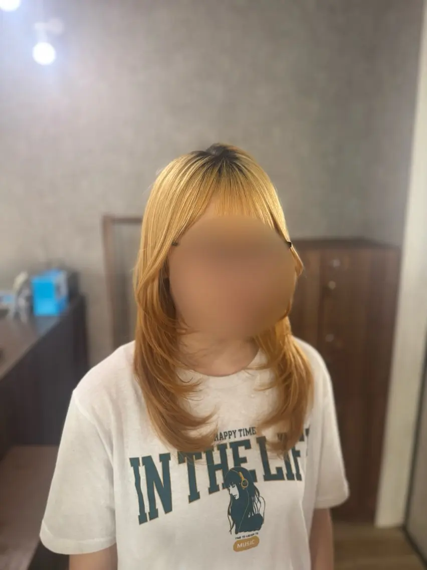 セミロング ハイレイヤー レイヤーカット . みおのヘアスタイル