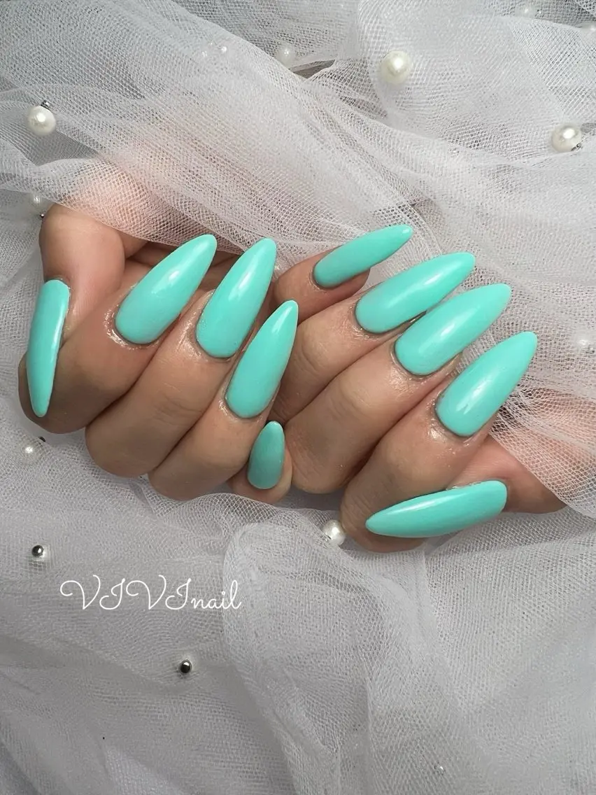 ネイル グリーン ハンドネイル vivi nailのネイルデザイン