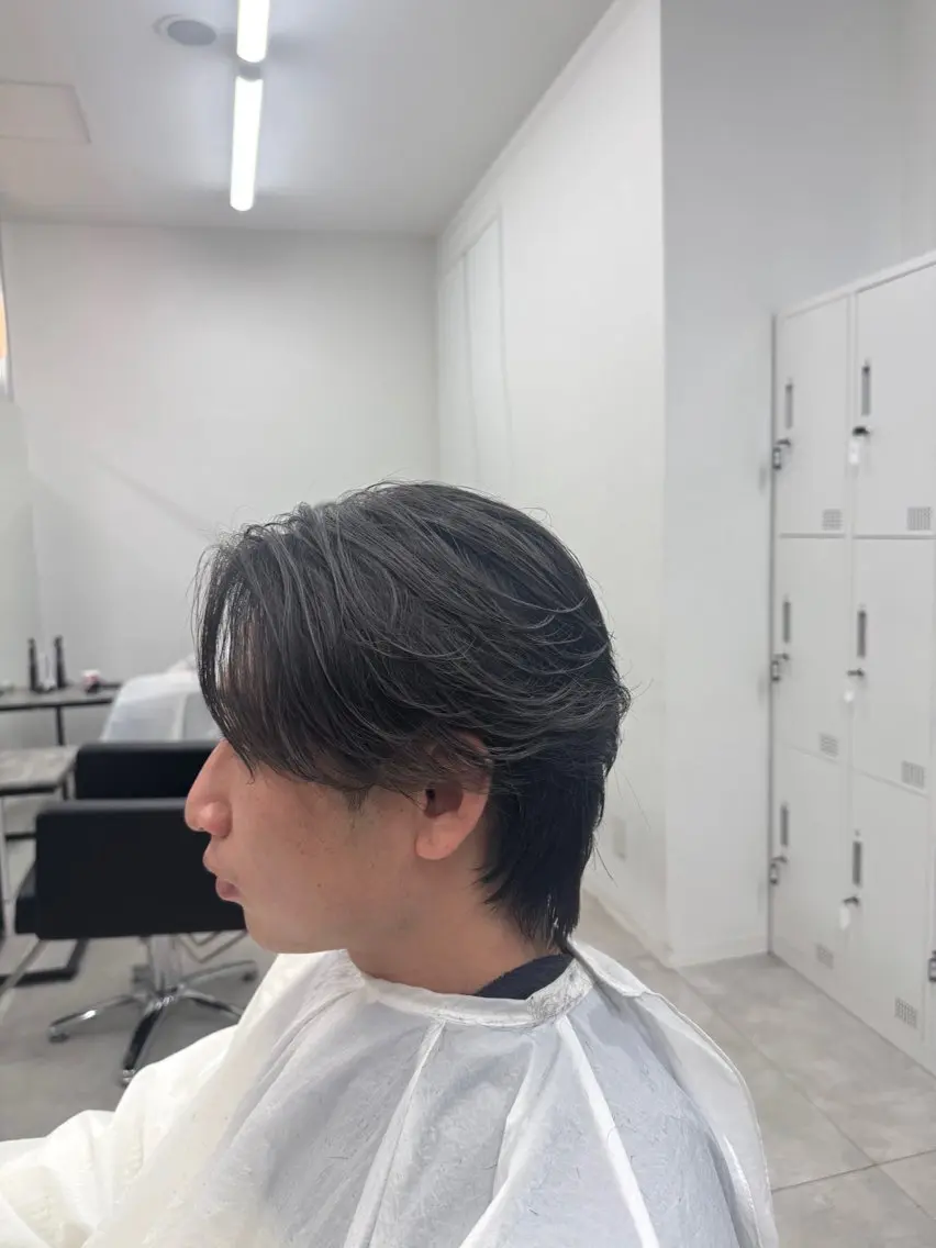 メンズ 赤み消し／アッシュ系 ／ダウンパーマ／優斗のヘアスタイル