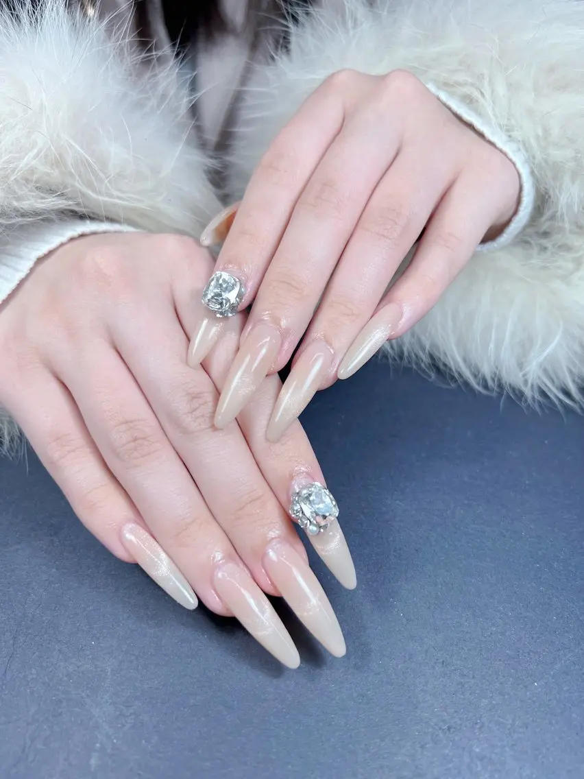 ネイル チークネイル フレンチネイル 韓国ネイル マグネットネイル ミラーネイル ハンドネイル GIN NAILのネイルデザイン