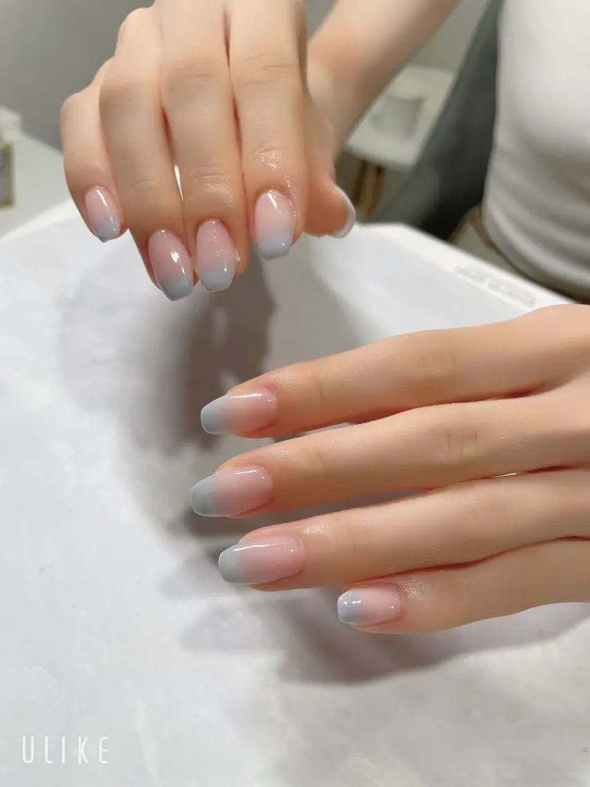 ネイル ブルー グラデーション ピンク ハンドネイル 梶原 久美のネイルデザイン
