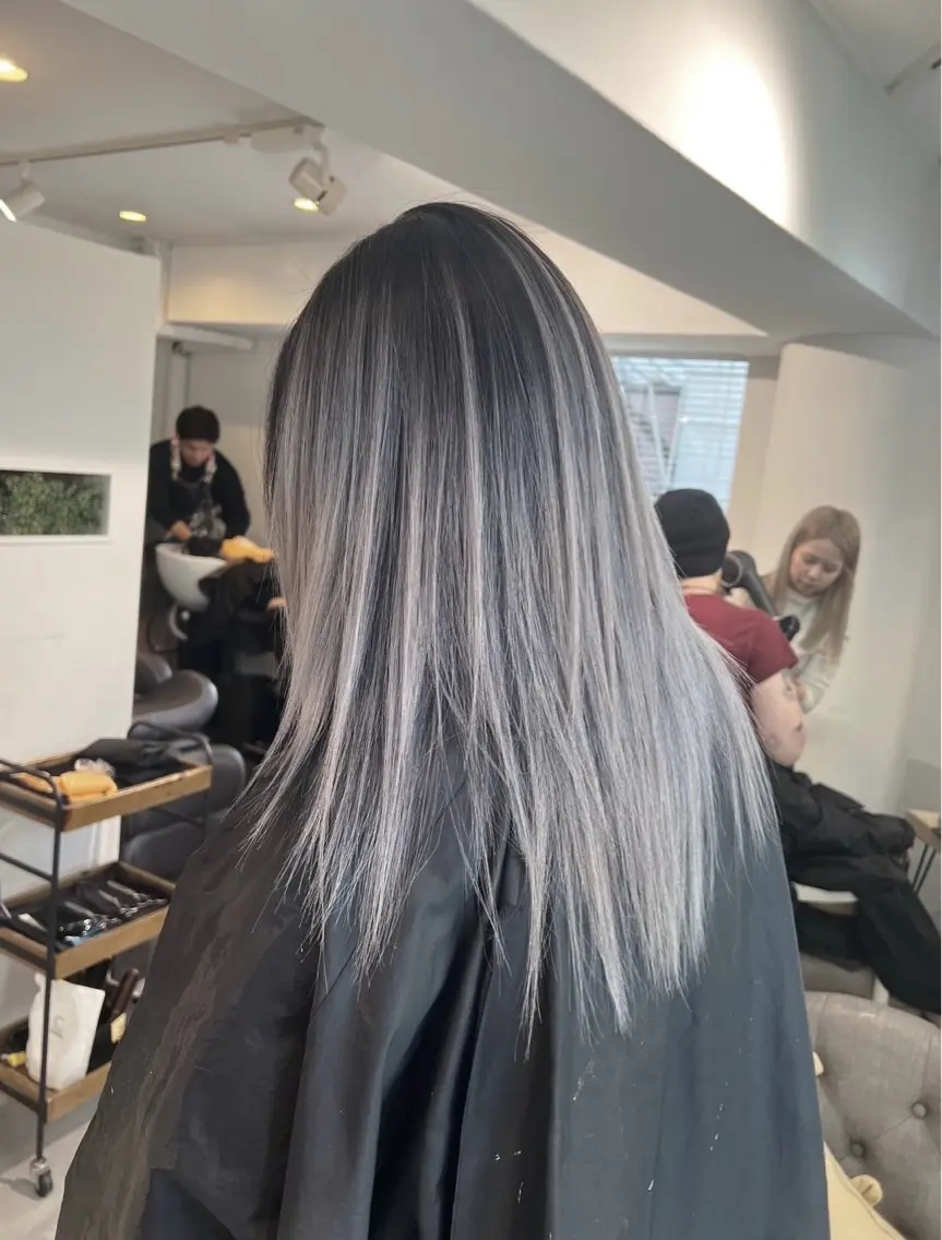 セミロング カラー バレイヤージュ グレージュ レイヤーカット 指名数No.1 /NAOYAのヘアスタイル