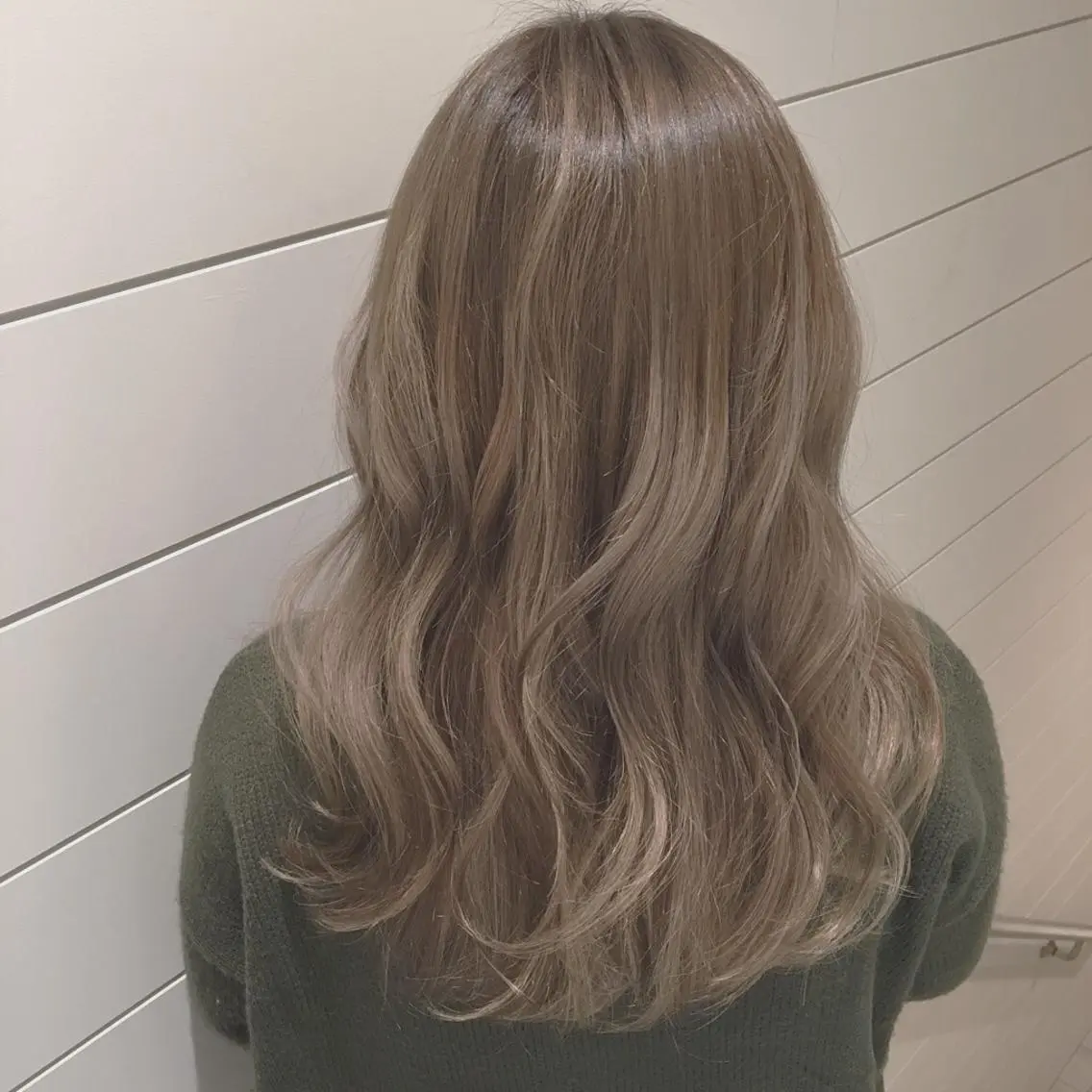 ロング カラー ハイライトカラー ハイライト ヘアカラー トリートメント 🍊新宿南口🍊 ERINAのヘアスタイル