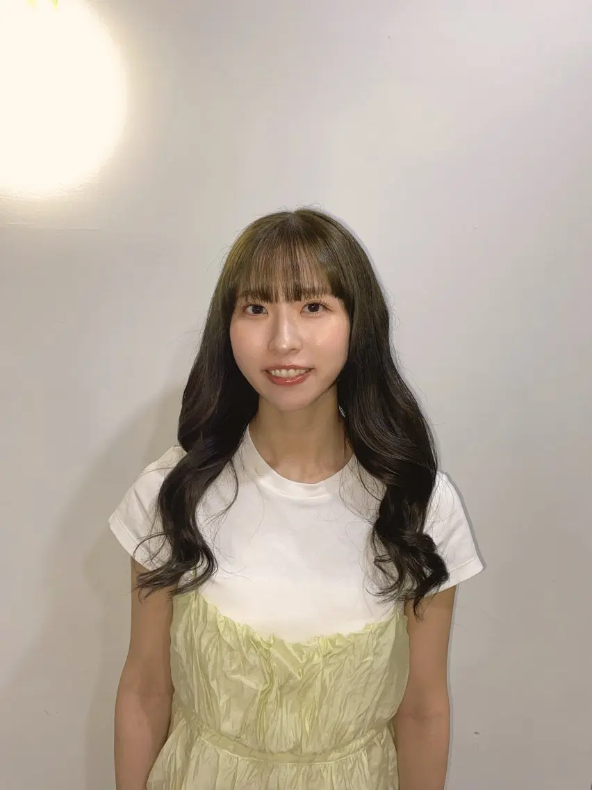 ロング カラー グレージュ オリーブグレージュ オリーブグレー ハナダ メイのヘアスタイル