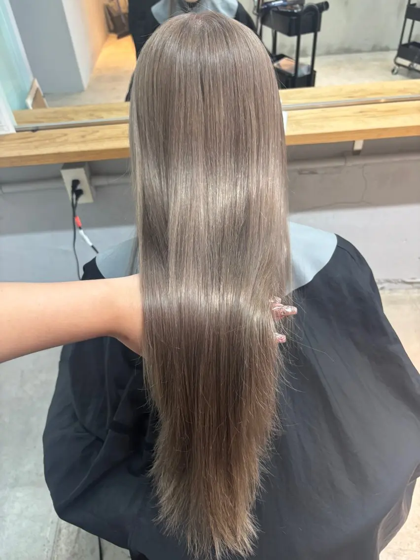 ロング カラー ベージュカラー ミルクティーベージュ ヘアカラー MaisonHALU さくらのヘアスタイル