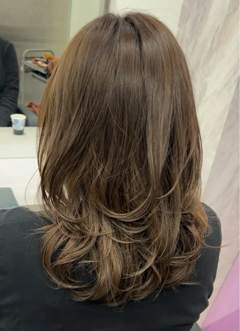 ロング カラー カット ヘアカラー トリートメント 艶ハイトーン🔆 ️️️安座間 希のヘアスタイル
