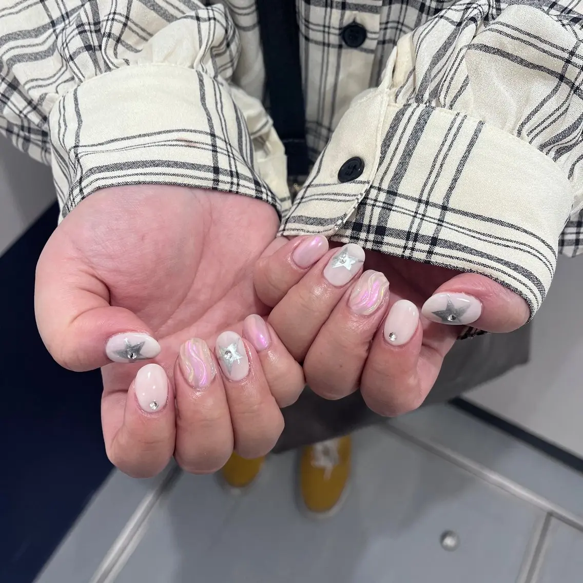ネイル ミラーネイル Nailsalon ibelujoureのネイルデザイン