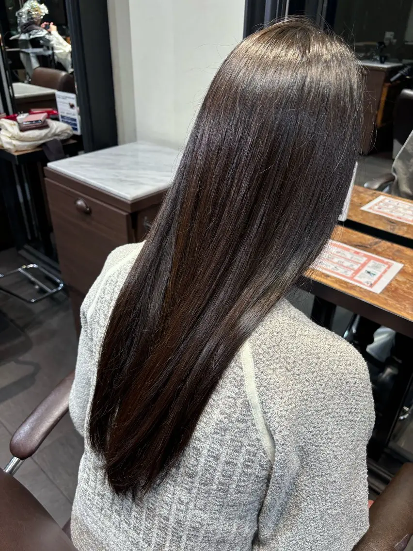 ロング カラー 透明感カラー グレージュ MINX 井上 ヨウ 艶髪カラー/レイヤーのヘアスタイル