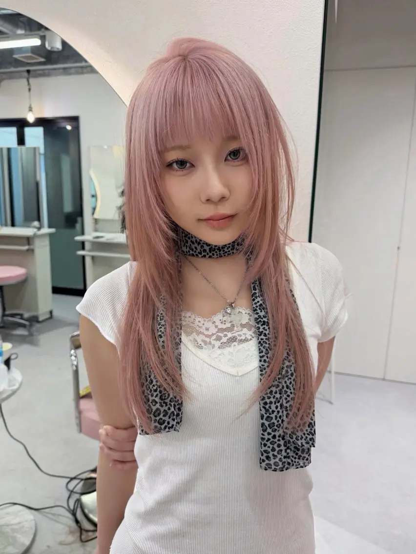 ロング カラー カット ヘアカラー トリートメント RiA/レイヤーカッ ト/ハッシュカットのヘアスタイル