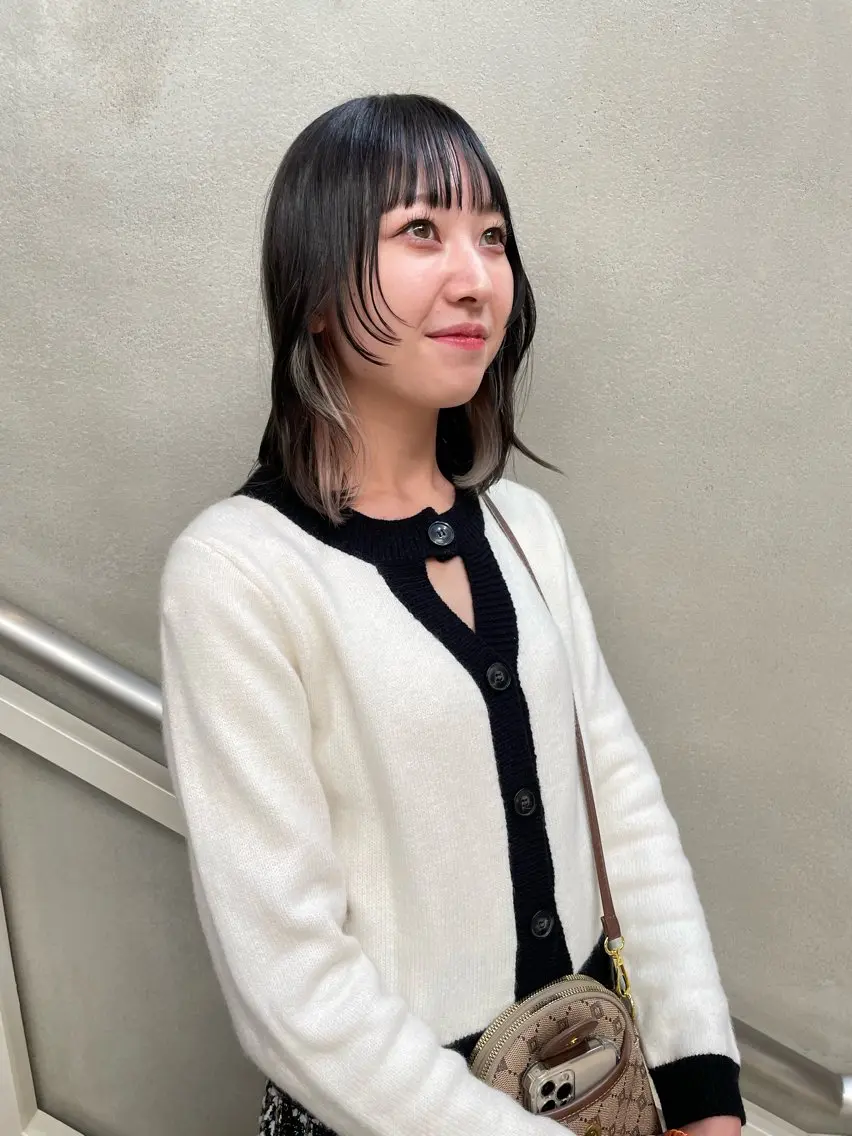 セミロング カラー 佐藤 永夏のヘアスタイル