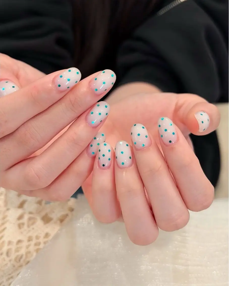 ネイル チークネイル ドット フレンチネイル グラデーション 韓国ネイル ハンドネイル Minette nailrinrinのネイルデザイン