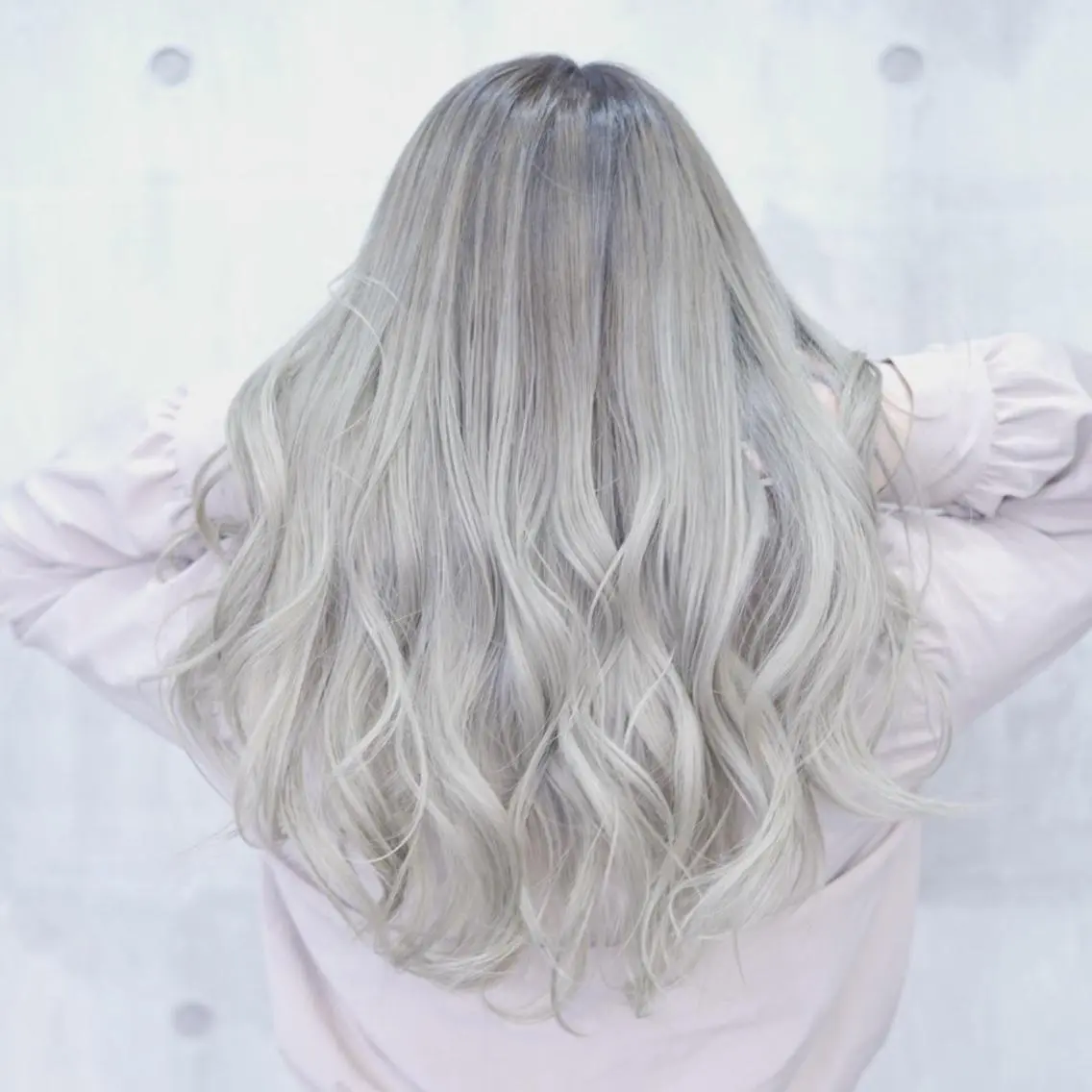 ロング カラー グラデーションカラー ヤナ マネージャーのヘアスタイル