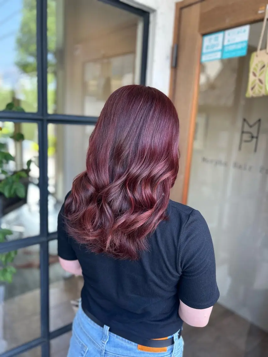 セミロング カラー ブリーチ ダブルカラー ブリーチなしカラー レッドカラー カット ヘアカラー トリートメント 井上 花音のヘアスタイル