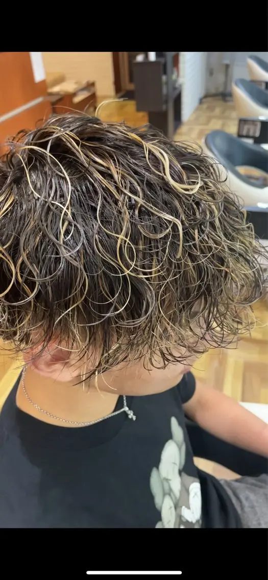 メンズ カット パーマ 岡本 琉聖のヘアスタイル