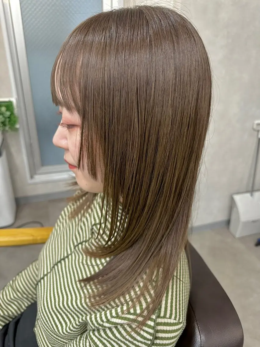 セミロング カラー オリーブカラー 顔周りカット レイヤーカット カット ヘアカラー トリートメント 心斎橋/縮毛矯正/美 容師/unir 藤本のヘアスタイル