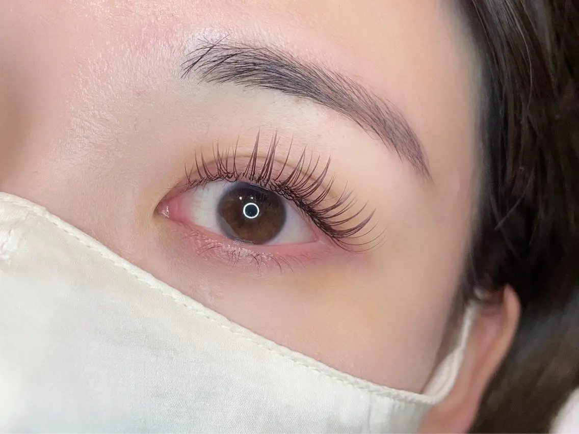 マツエク・マツパ カラーマツエク フラットラッシュ 眉毛専門店brow art上野店 阿部の眉毛・アイブロウイメージ