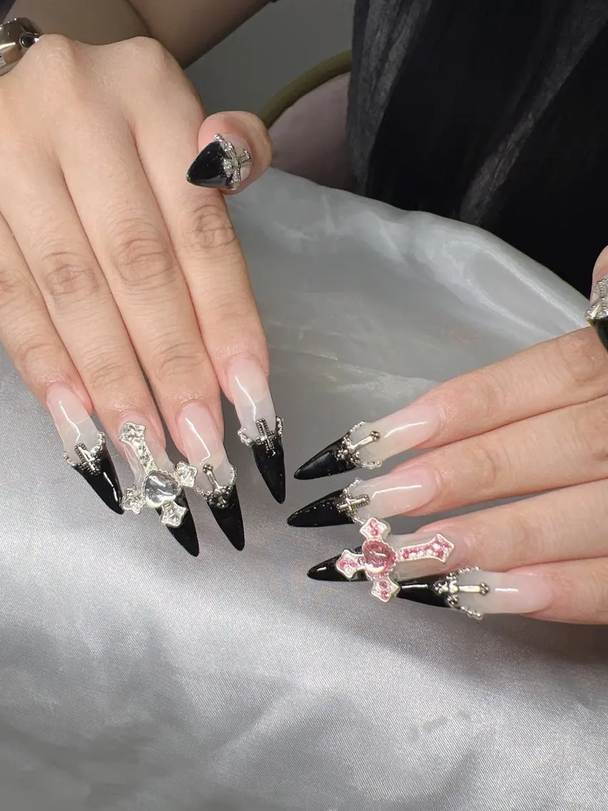 ネイル 長さ出し グラデーション 卒業式 キラキラネイル マグネットネイル ハンドネイル Lee Nailsのネイルデザイン