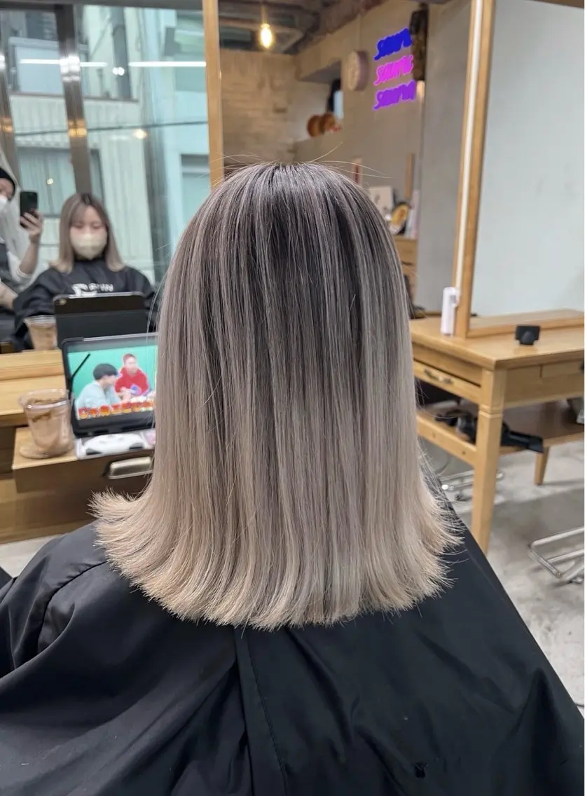 ショート カラー バレイヤージュ グレージュ レイヤーカット ヘアカラー トリートメント 指名数No.1 /NAOYAのヘアスタイル