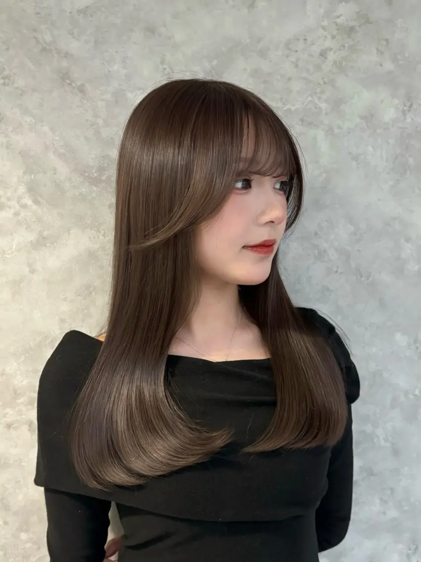セミロング アッシュ 髪質改善 トリートメント カット ヘアカラー トリートメント あい❤︎ /韓国巻き/レイヤーのヘアスタイル
